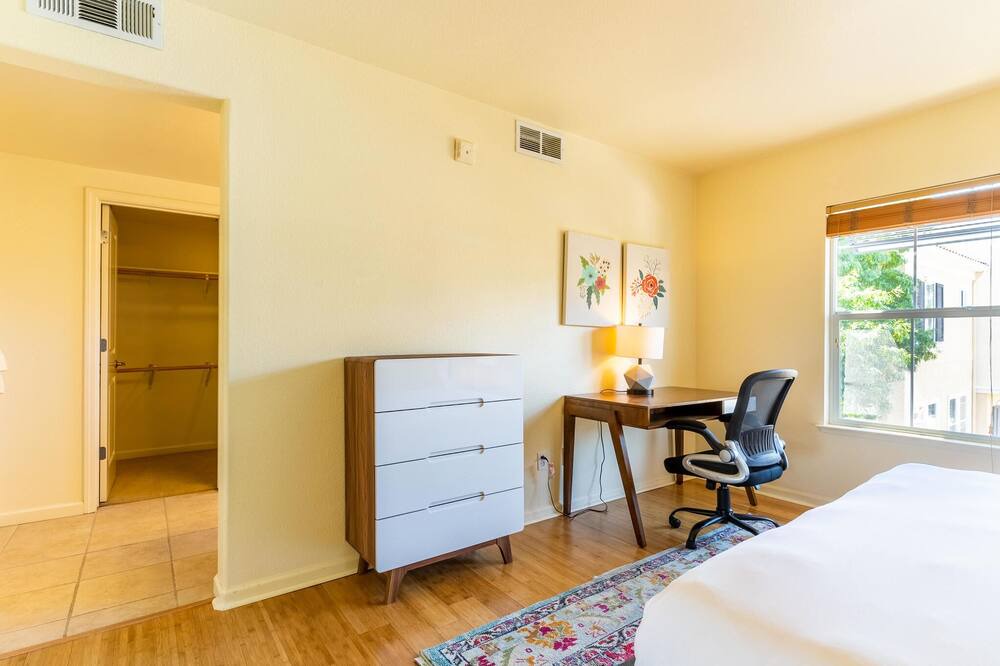 Photo of Bedroom in Willow Glen