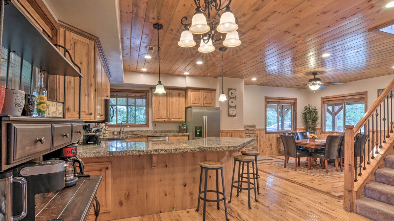 Photo of Livingroom in Long Valley Junction