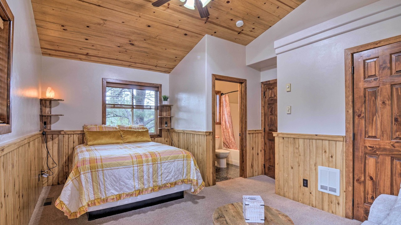 Photo of Bedroom in Long Valley Junction