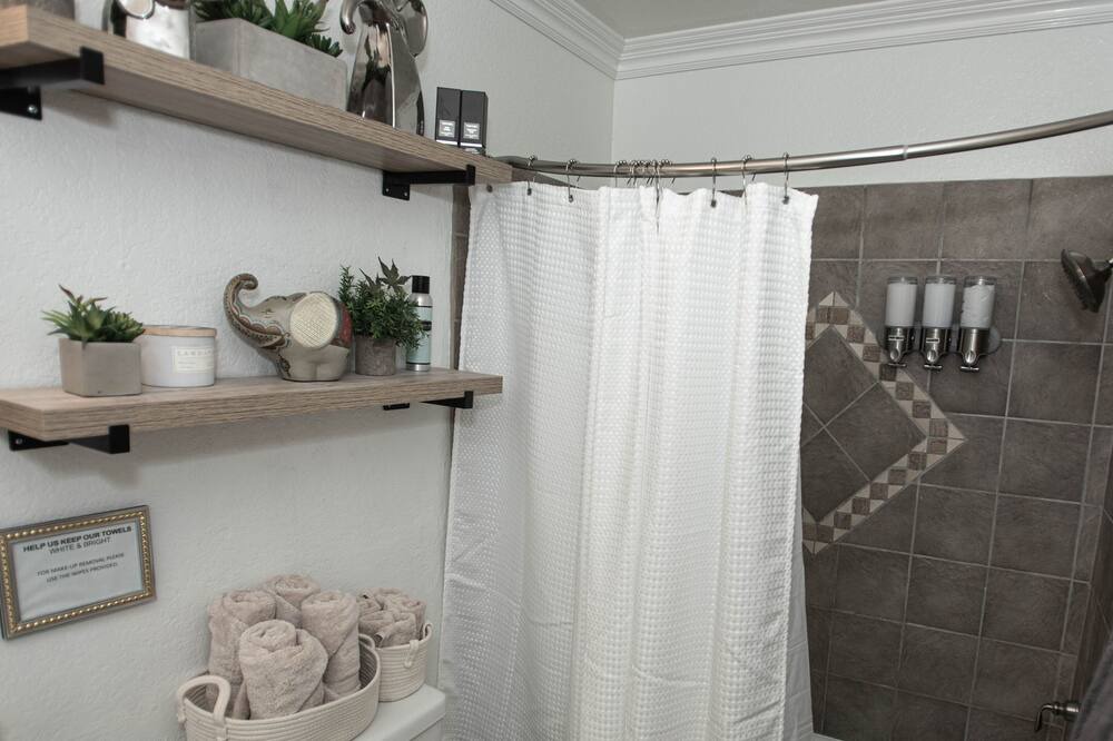 Photo of Bathroom in Azusa