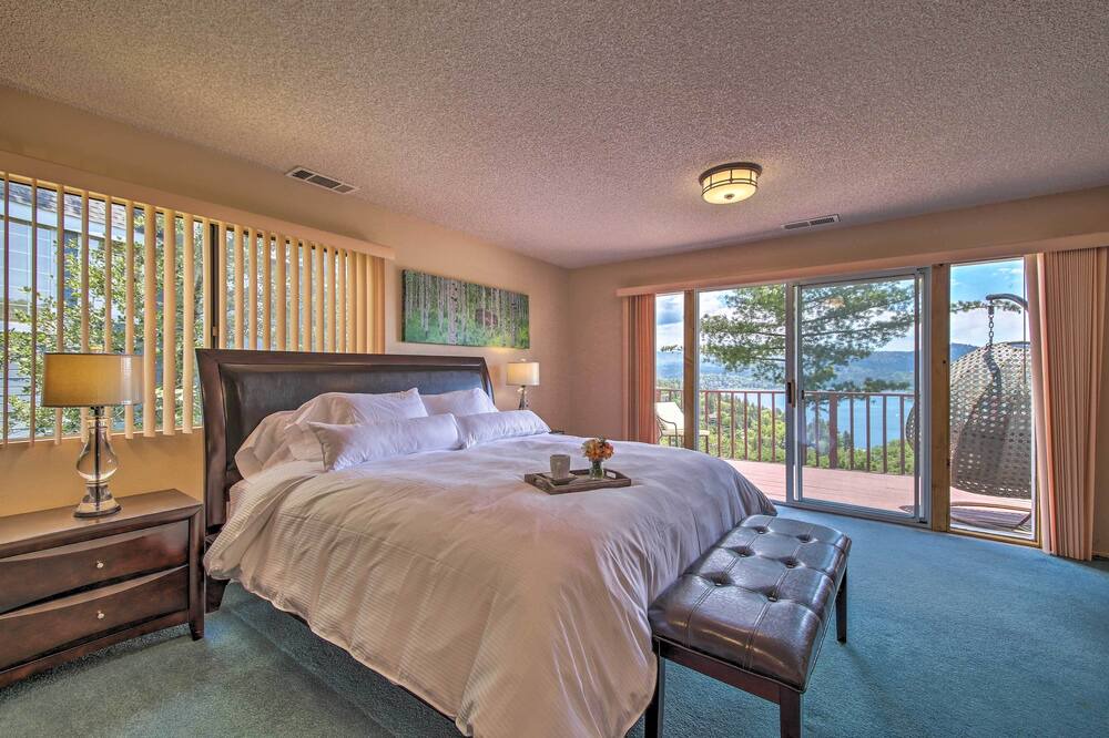 Photo of Others in Lake Arrowhead