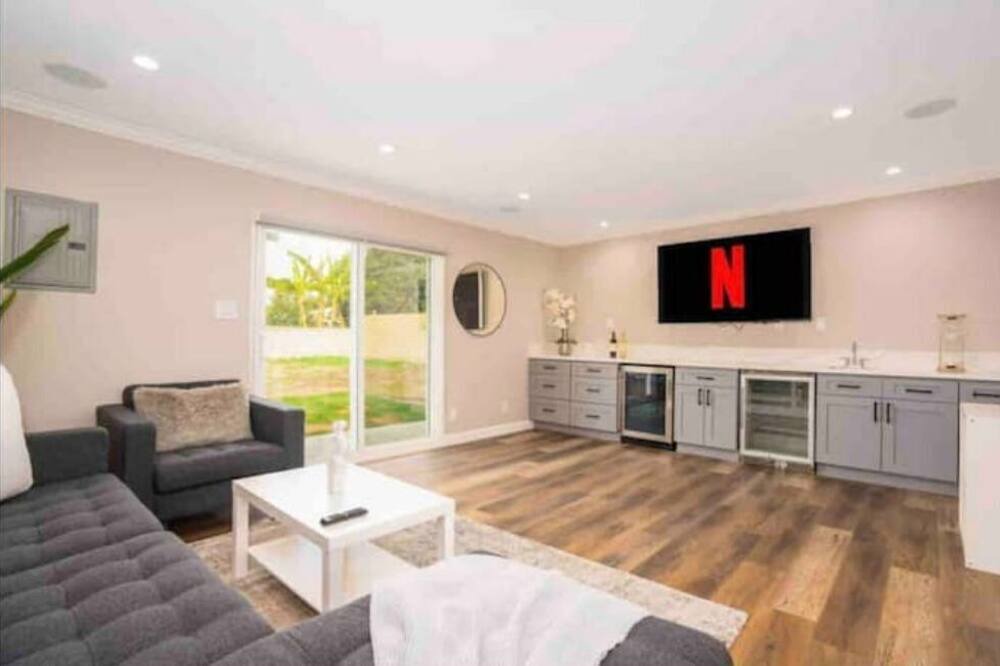 Photo of Livingroom in Southwest Anaheim