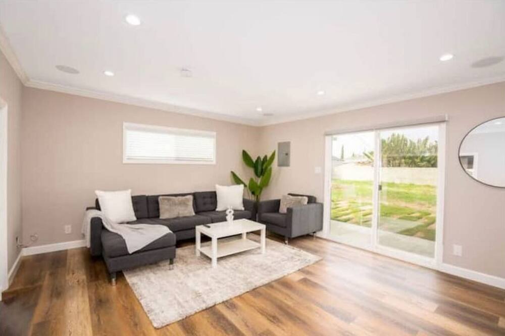 Photo of Livingroom in Southwest Anaheim