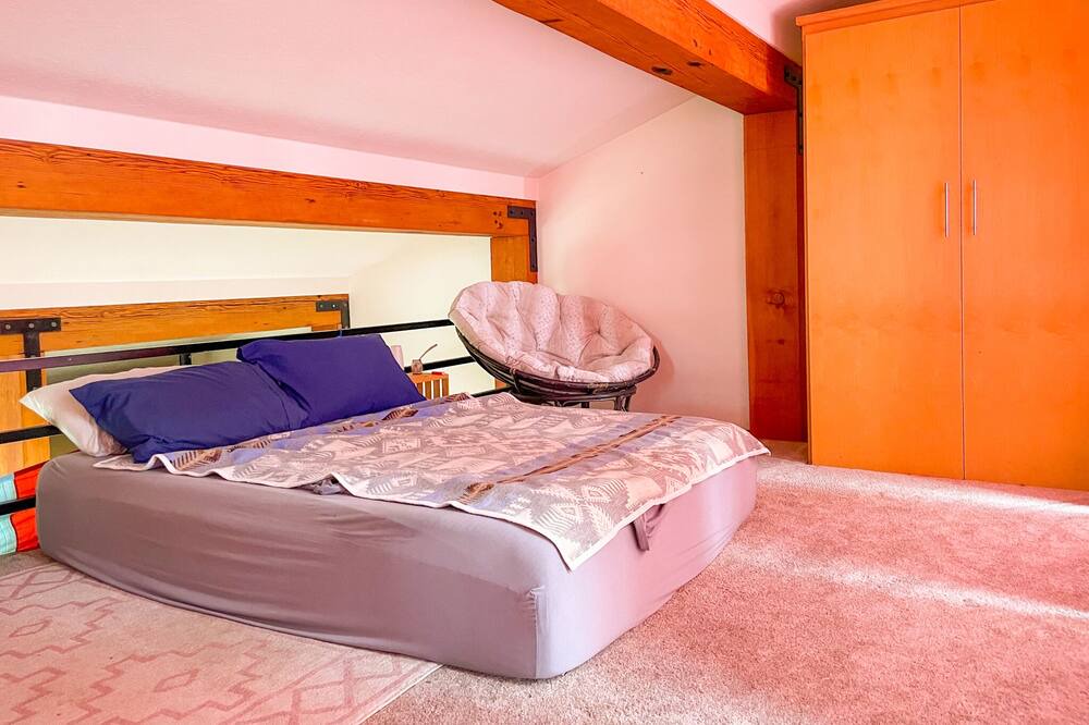 Photo of Bedroom in Klamath Falls
