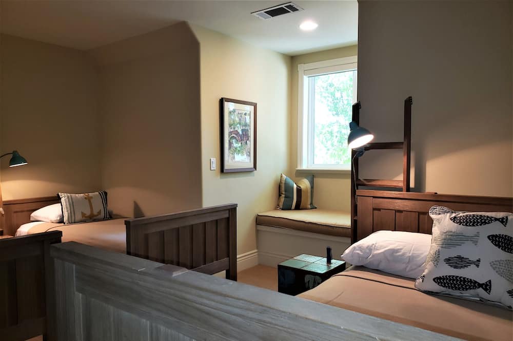 Photo of Bedroom in Kelseyville
