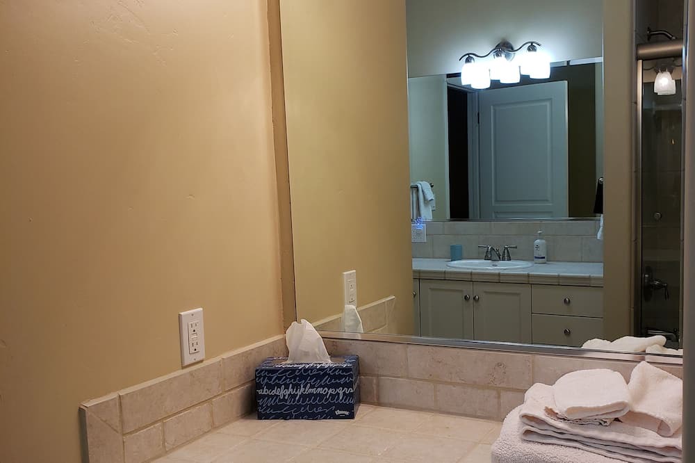 Photo of Bedroom in Kelseyville