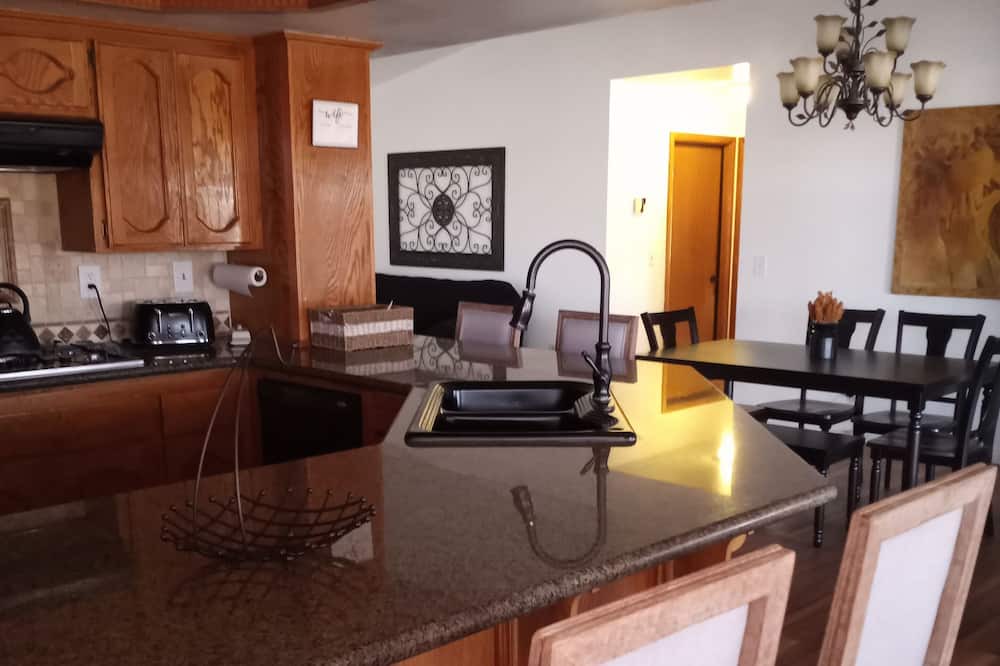 Photo of Kitchen in Victorville