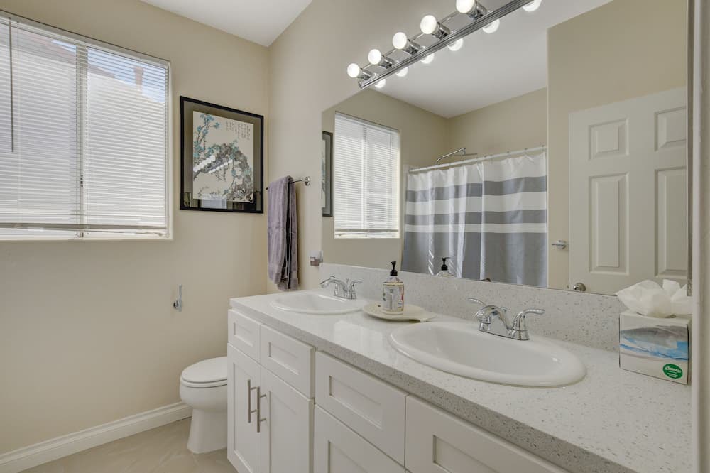 Photo of Bathroom in Summerlin South