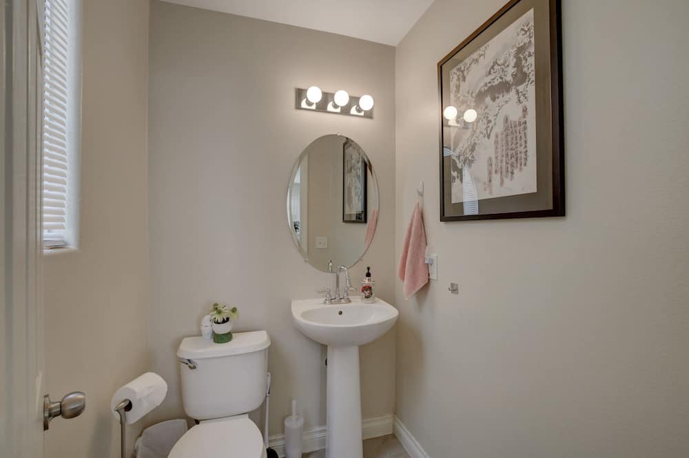 Photo of Bathroom in Summerlin South