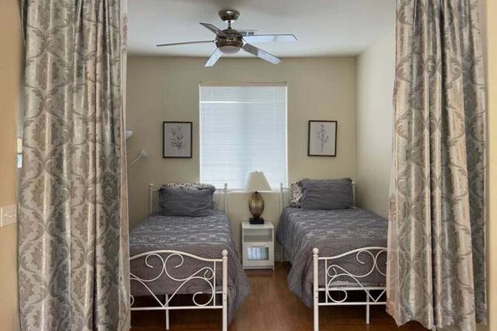 Photo of Bedroom in Summerlin South