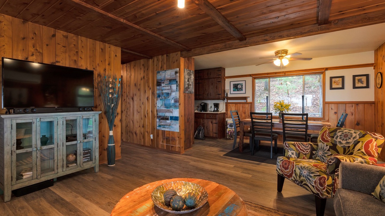 Photo of Livingroom in Gold Hill