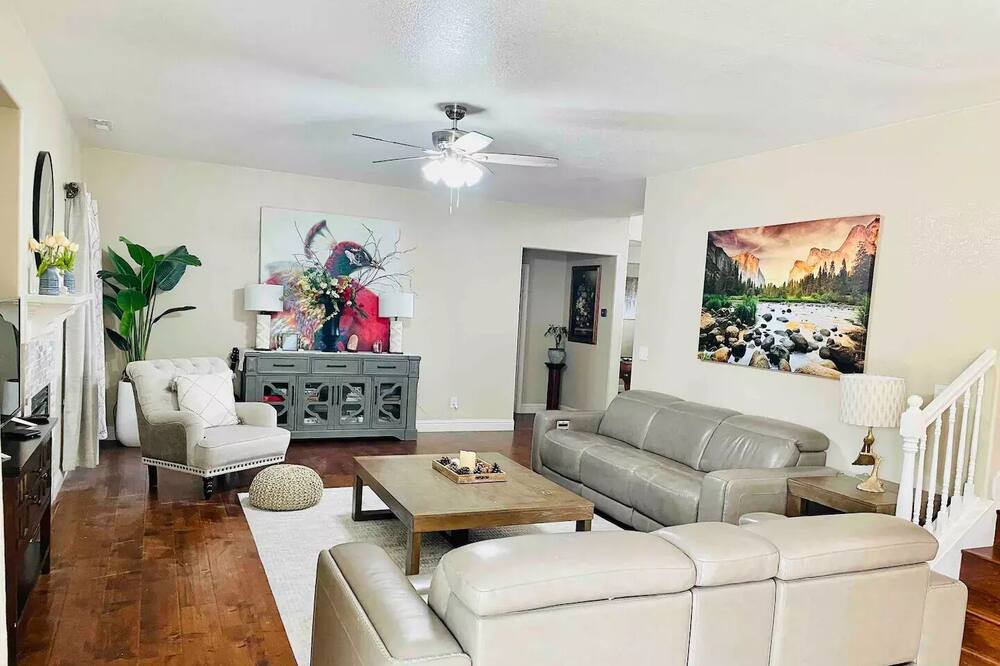 Photo of Livingroom in Yuba City