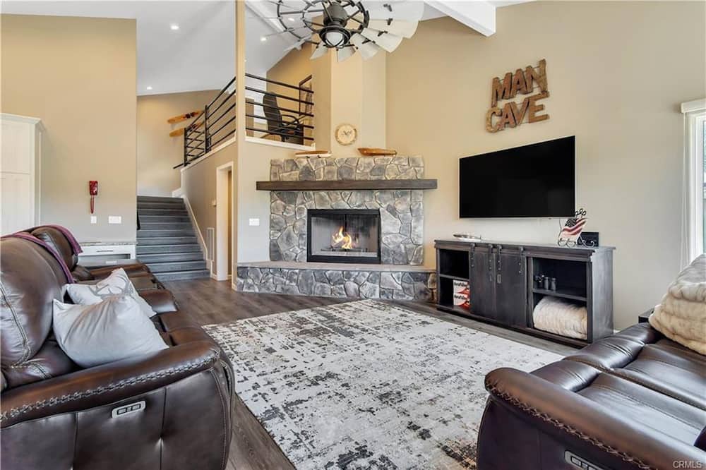 Photo of Livingroom in Oak Shores