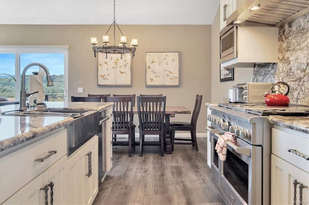 Photo of Kitchen in Oak Shores