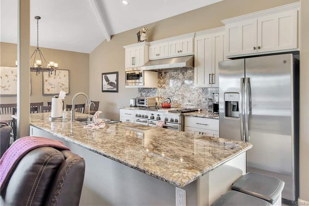 Photo of Kitchen in Oak Shores