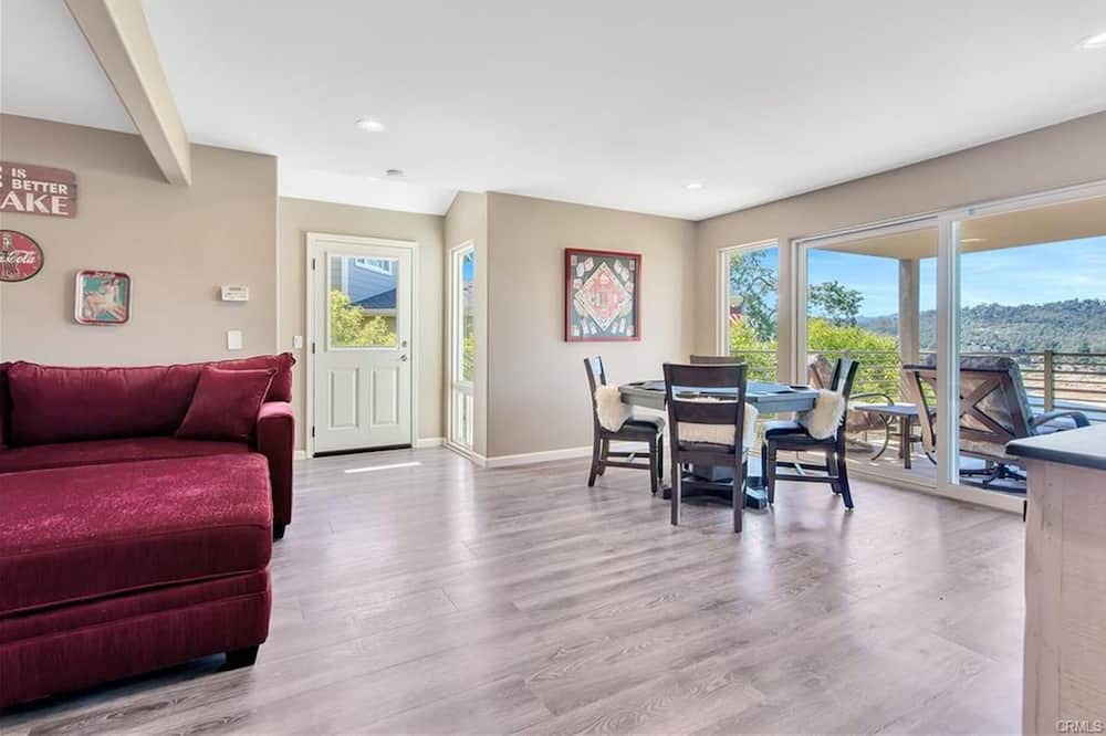 Photo of Patio Balcony in Oak Shores