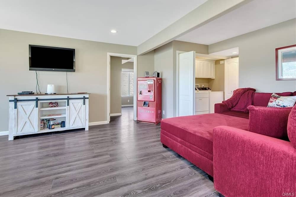 Photo of Livingroom in Oak Shores