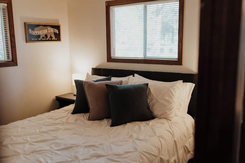 Photo of Bedroom in Coffee Creek