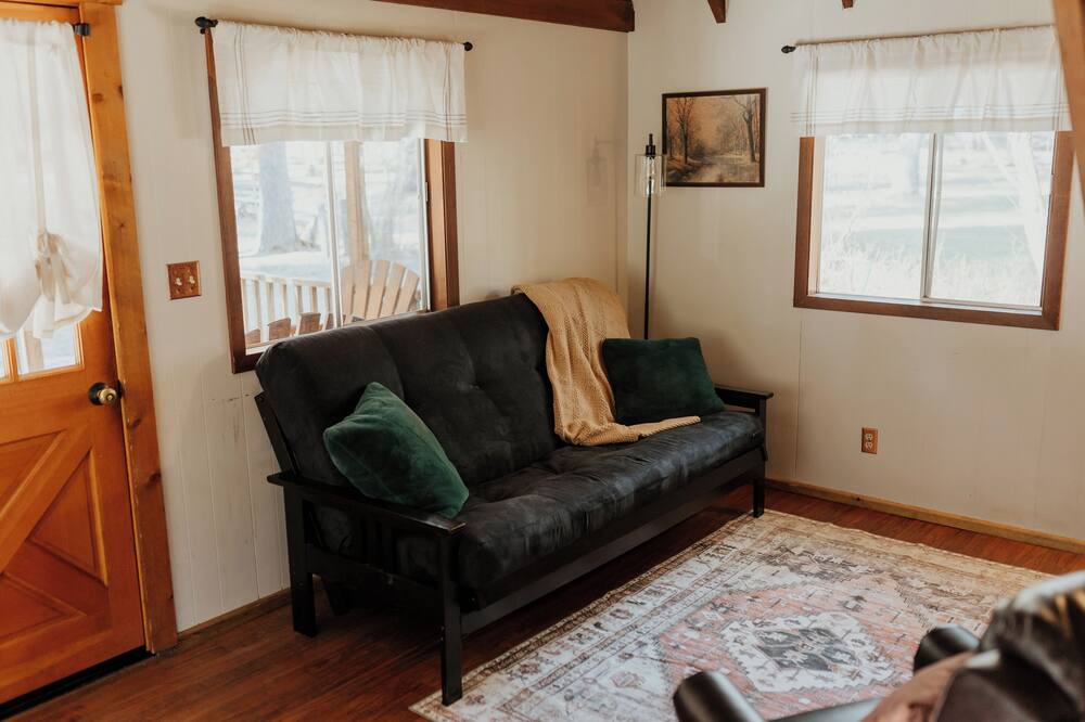 Photo of Livingroom in Coffee Creek