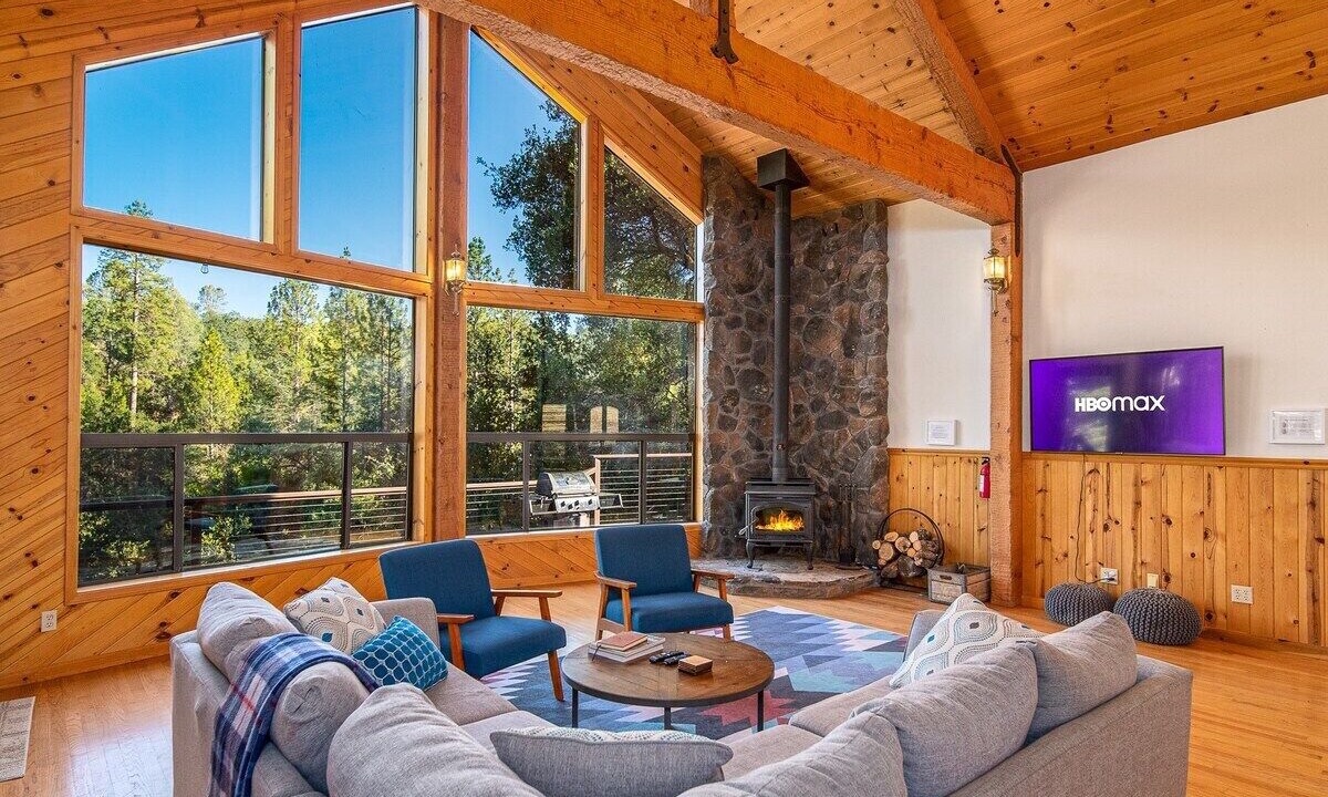 Photo of Livingroom in Midpines