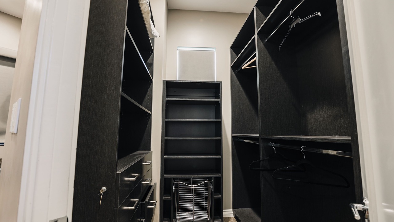 Photo of Bedroom in Racquet Club West