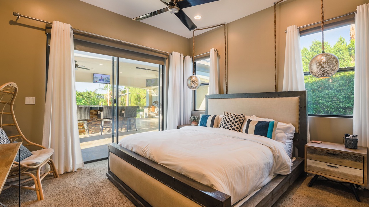 Photo of Bedroom in Racquet Club West
