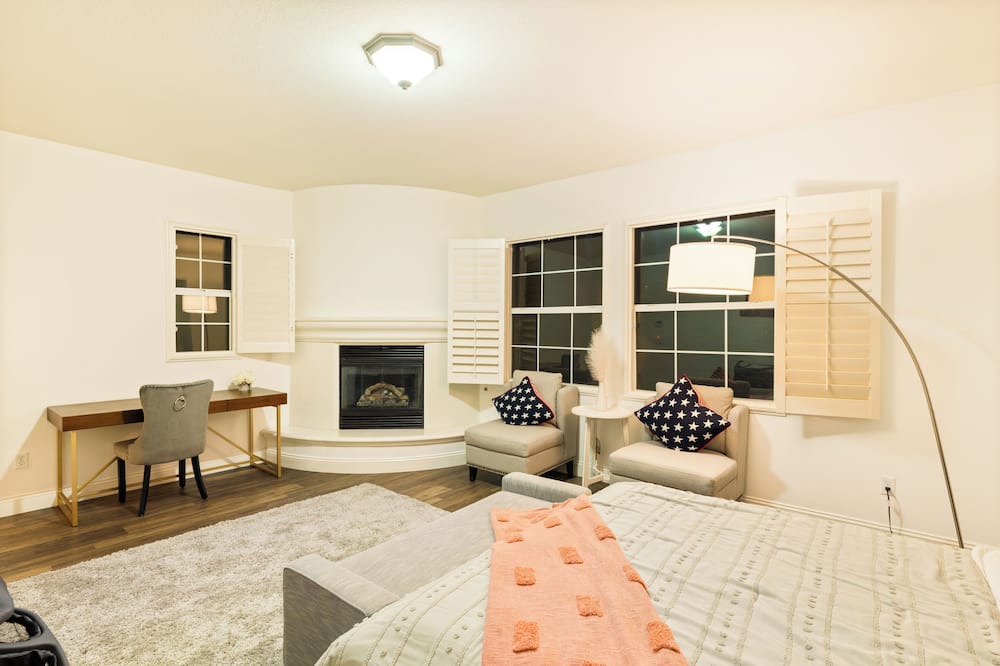 Photo of Livingroom in Cypress Village