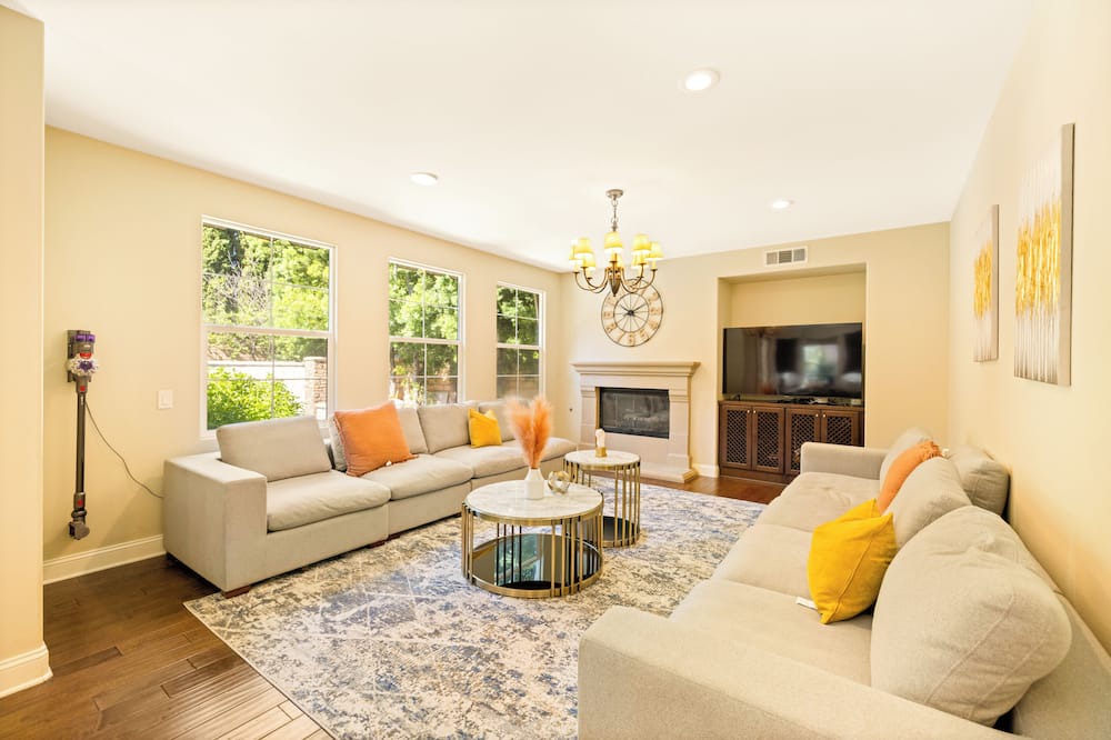 Photo of Livingroom in Cypress Village