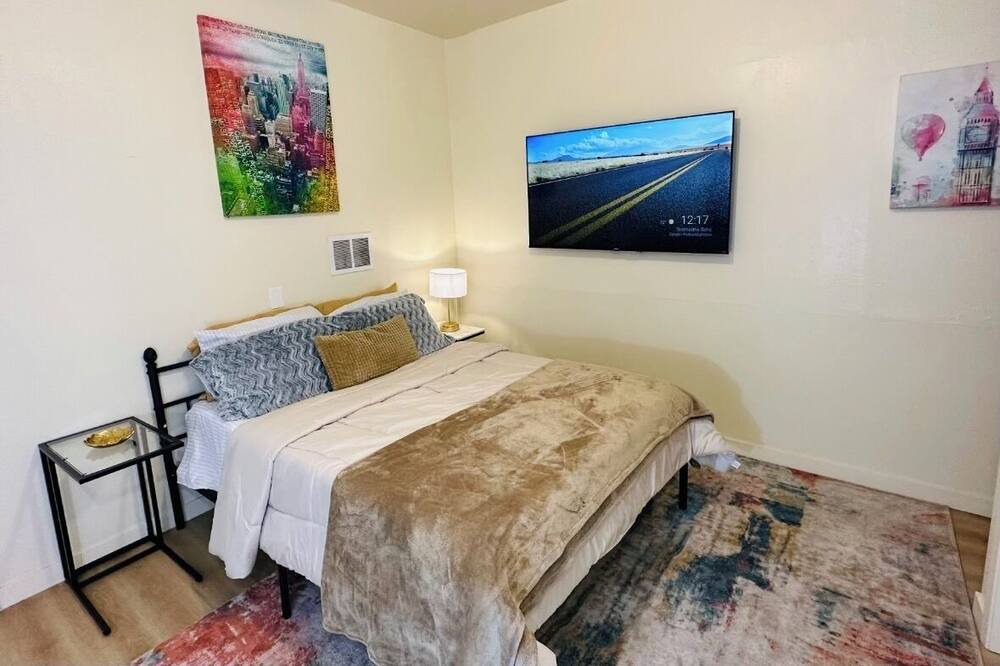 Photo of Bedroom in Midtown Sacramento