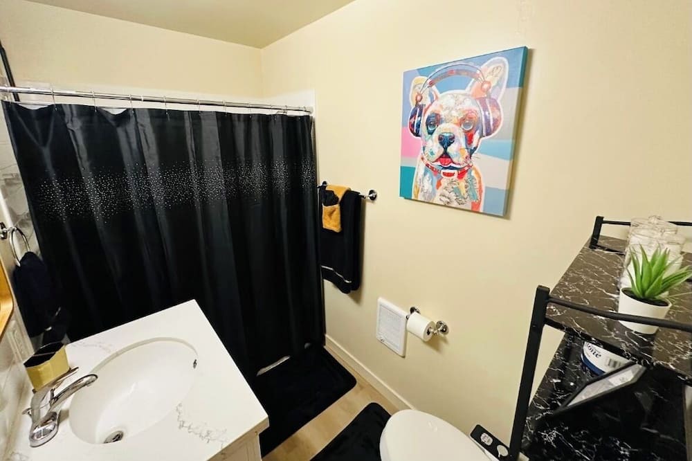 Photo of Bathroom in Midtown Sacramento