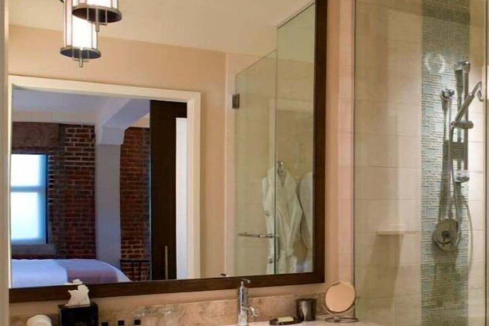 Photo of Bathroom in Fisherman's Wharf