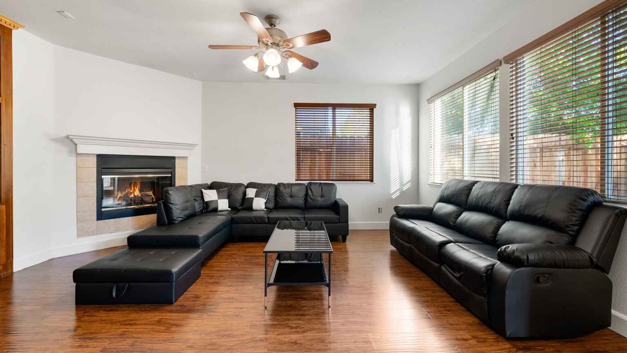 Photo of Livingroom in West Sacramento