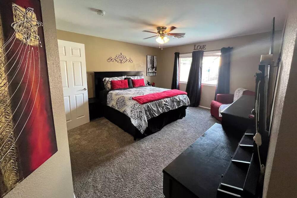Photo of Bedroom in Horizons On Camelback