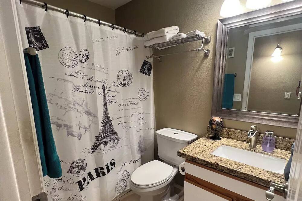 Photo of Bathroom in Horizons On Camelback