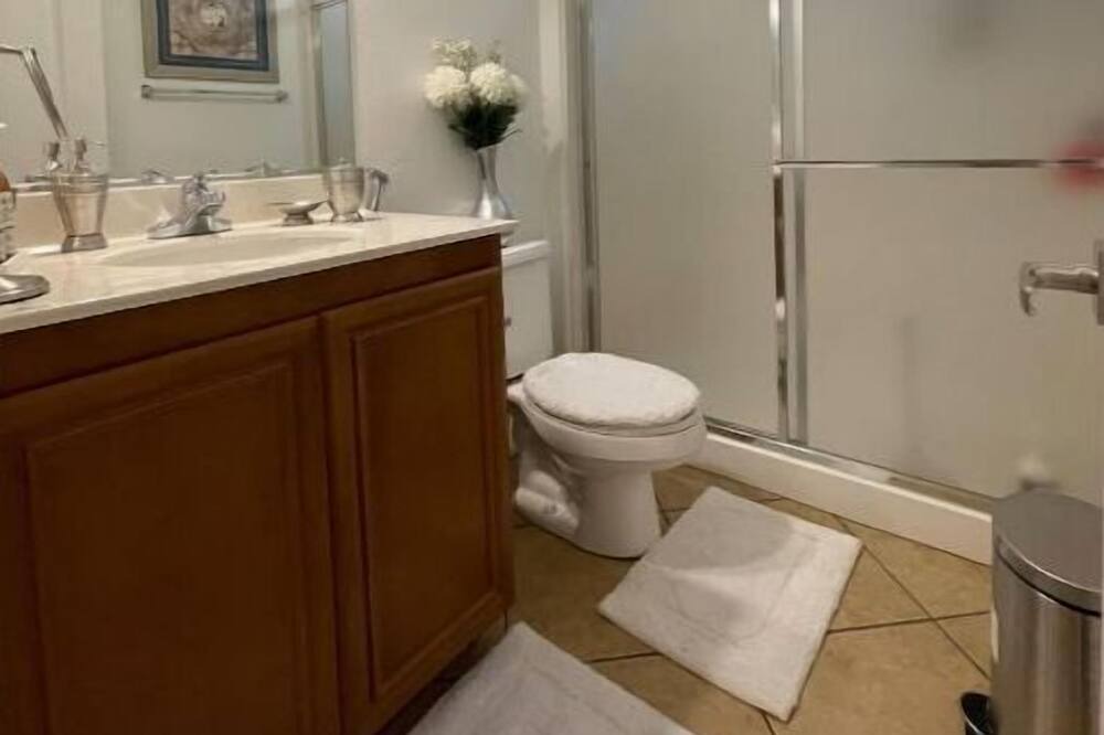 Photo of Bathroom in North Las Vegas