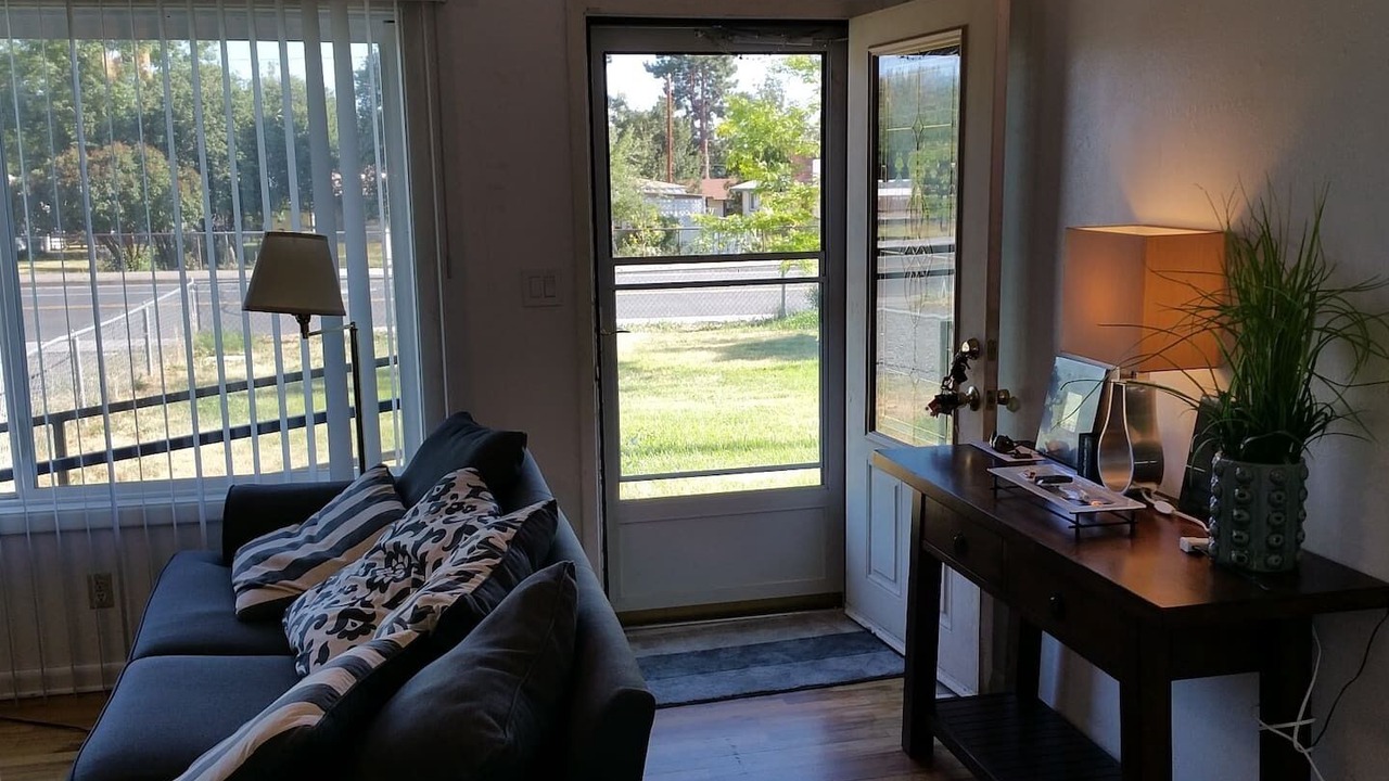 Photo of Livingroom in Klamath Falls