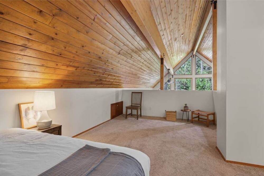 Photo of Bedroom in Plumas Eureka Estates