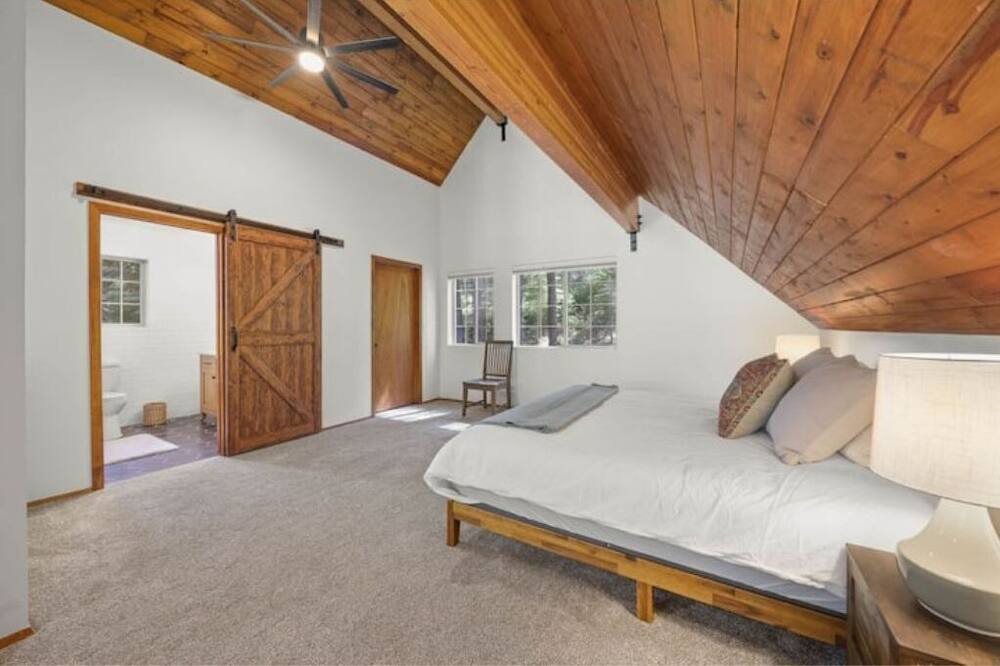 Photo of Bedroom in Plumas Eureka Estates