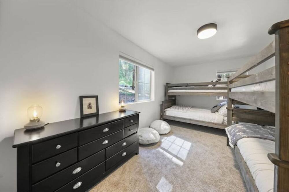 Photo of Bedroom in Plumas Eureka Estates