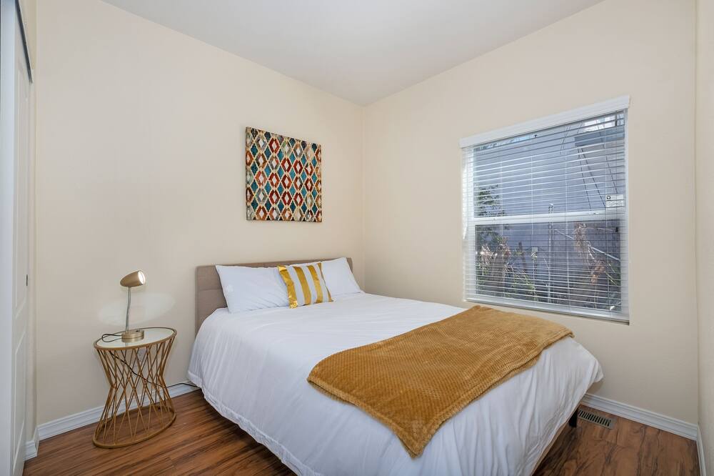 Photo of Bedroom in Lake Elsinore
