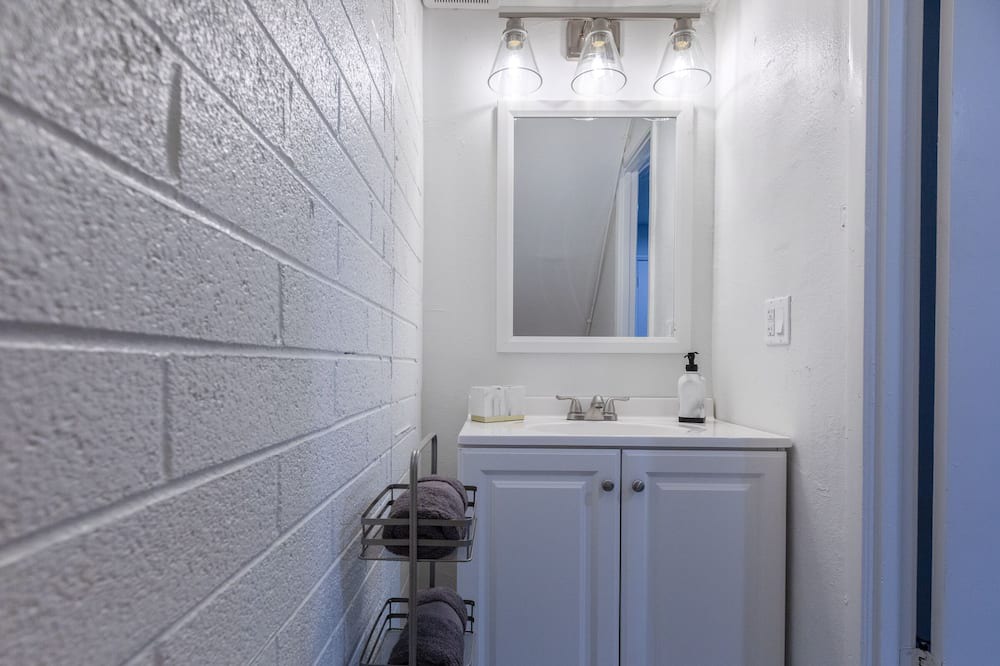 Photo of Bathroom in Scottsdale Estates Nine