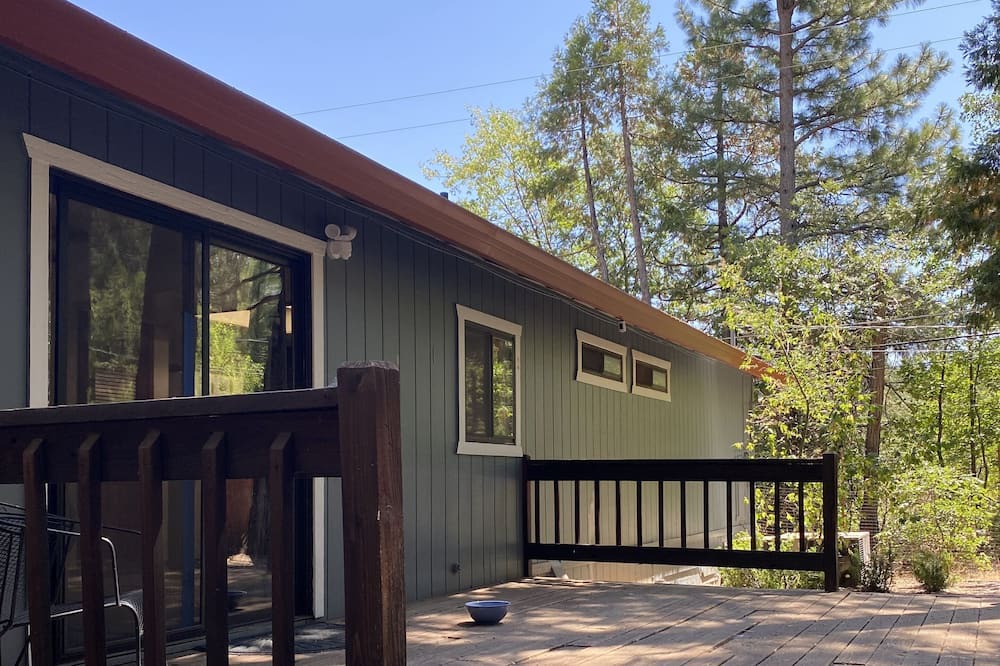 Photo of Outdoor in Apple Hill