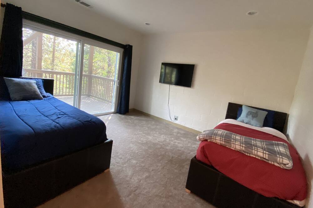 Photo of Bedroom in Blue Jay
