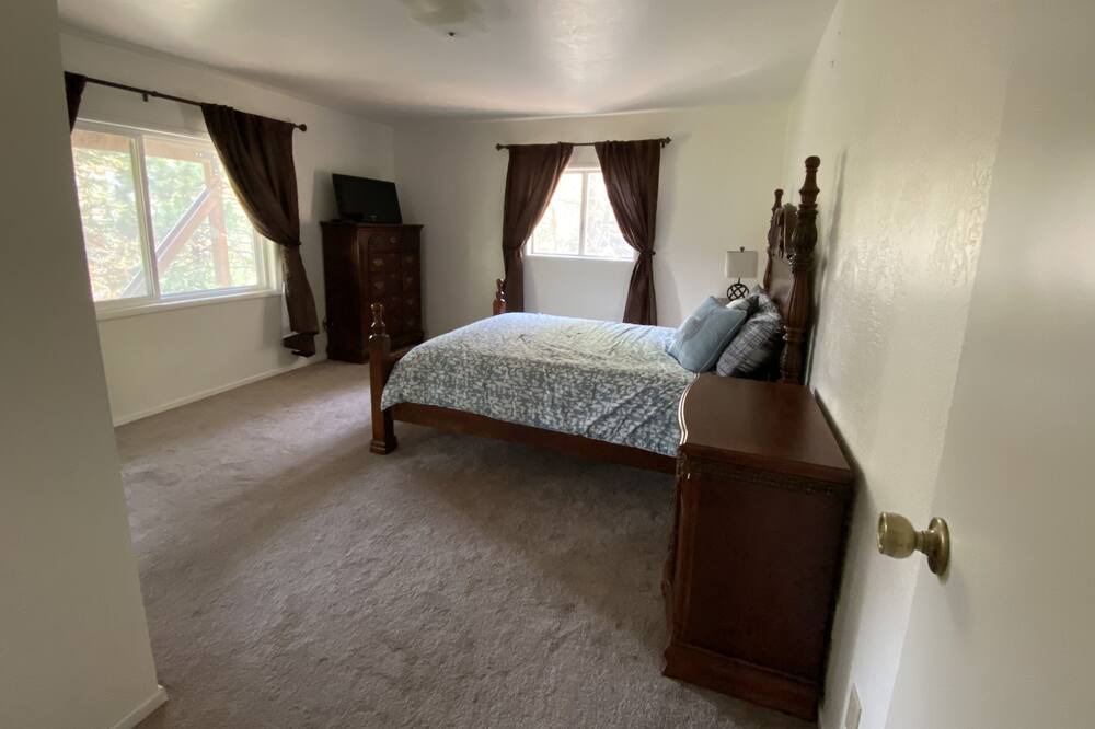 Photo of Bedroom in Blue Jay
