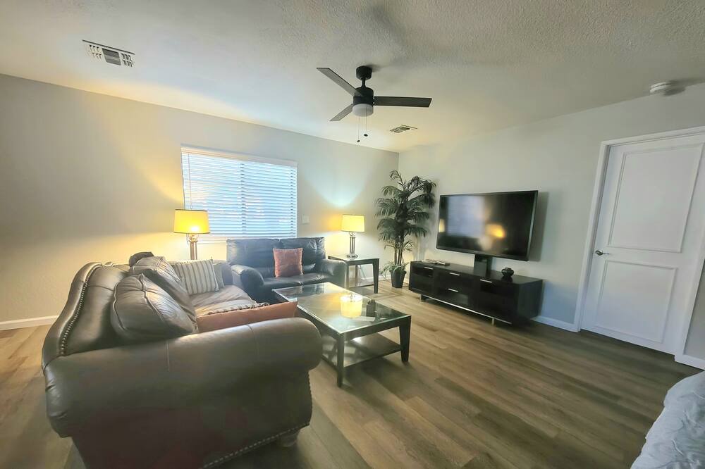 Photo of Livingroom in Bullhead City