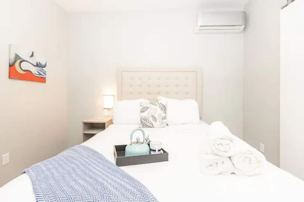 Photo of Bedroom in Midway District
