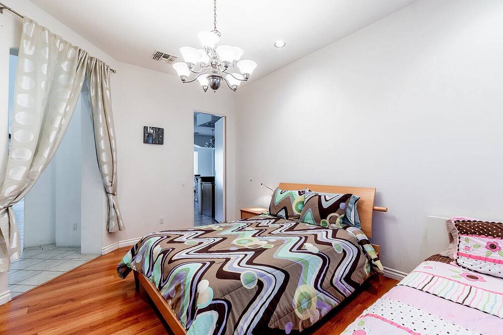 Photo of Bedroom in Araby Commons