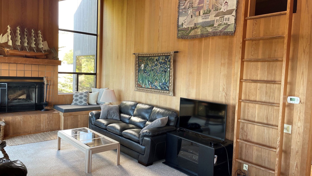Photo of Livingroom in Sea Ranch