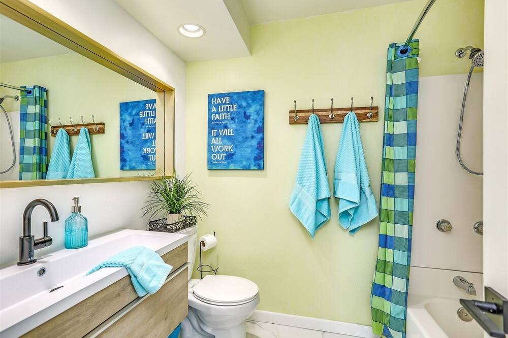 Photo of Bathroom in Magnesia Falls Cove
