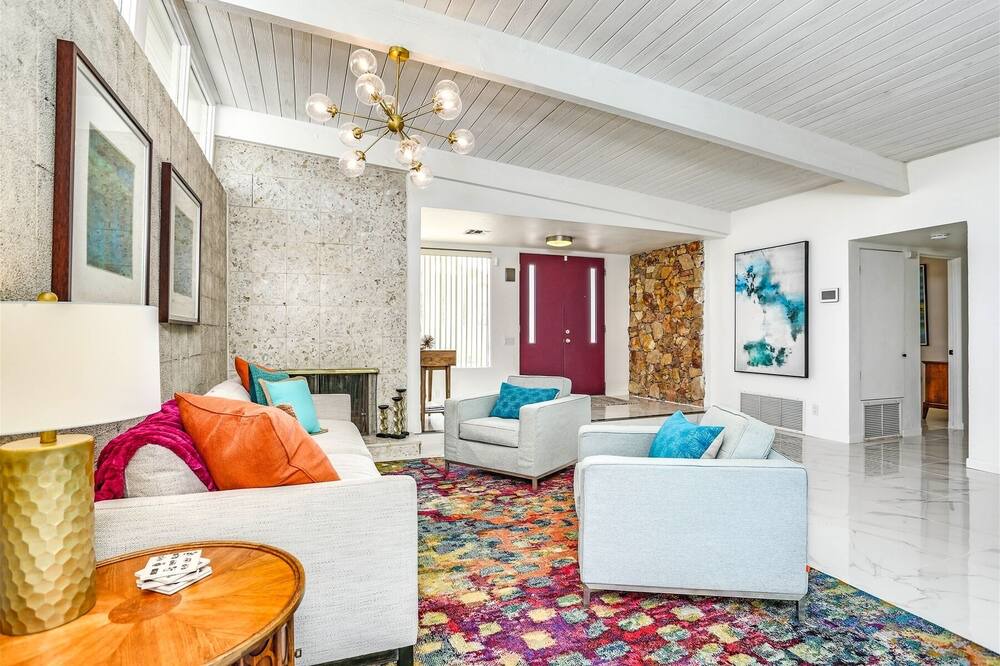 Photo of Livingroom in Magnesia Falls Cove